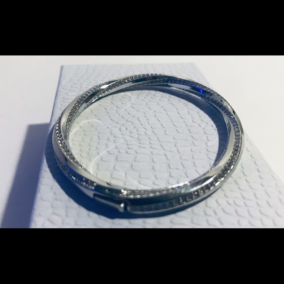 Pandora Distinct Bangle bracelet & Earrings set Preowned - Picture 3 of 3